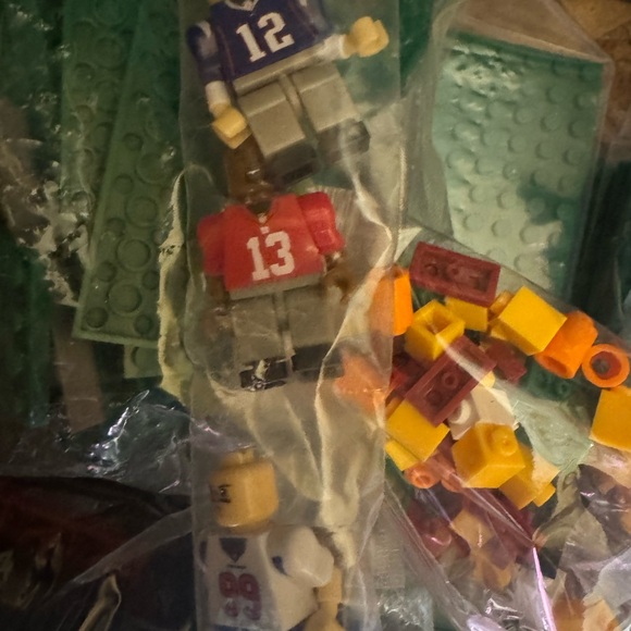 NFL Buildable GameDay Field Set - Green Play Field with Yellow Goalposts - Picture 5 of 6